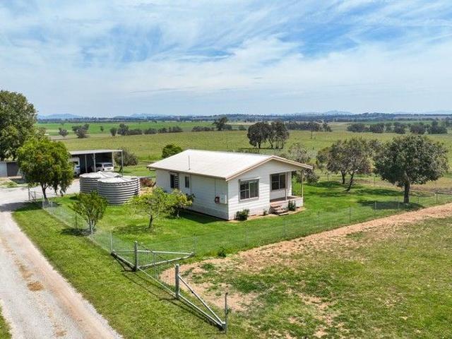 Cottage for sale in Tamworth, New South Wales