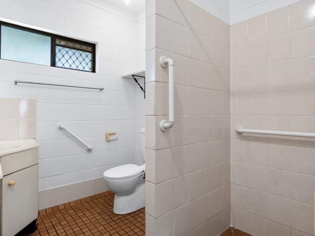 Villa for sale in Manunda, Queensland