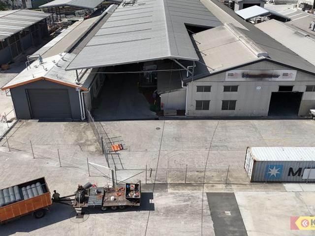 Warehouse for rent in Toombul, Queensland