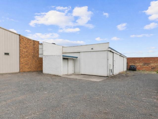 Warehouse for sale in Traralgon, Victoria