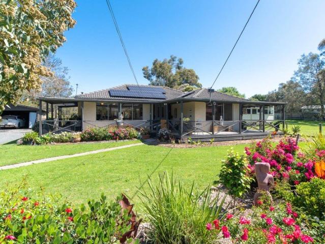 Cottage for sale in Devon Meadows, Melbourne