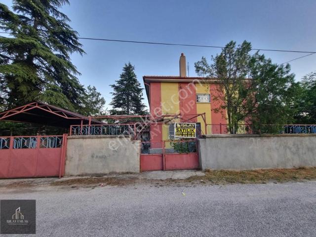 Bolvadin içerisinde satılık Villa