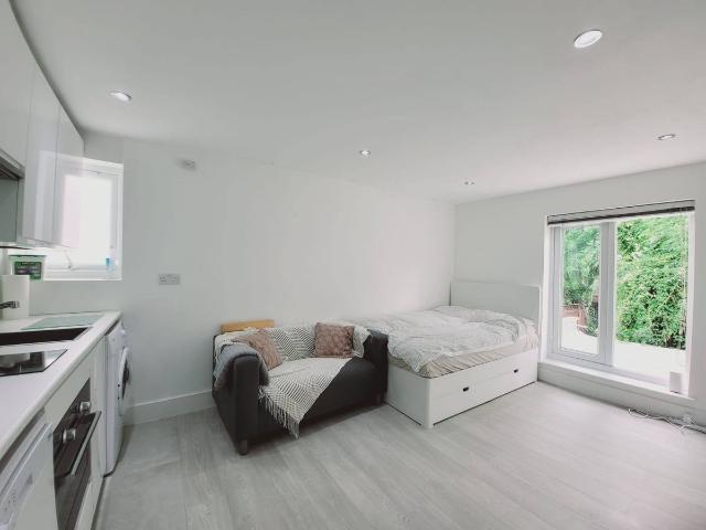 Studio for rent in West Hampstead, Greater London