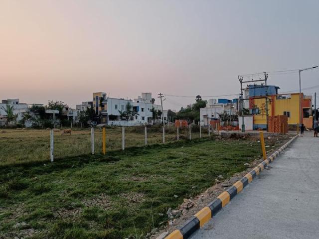 Land for sale in Kandigai, Tamil Nadu