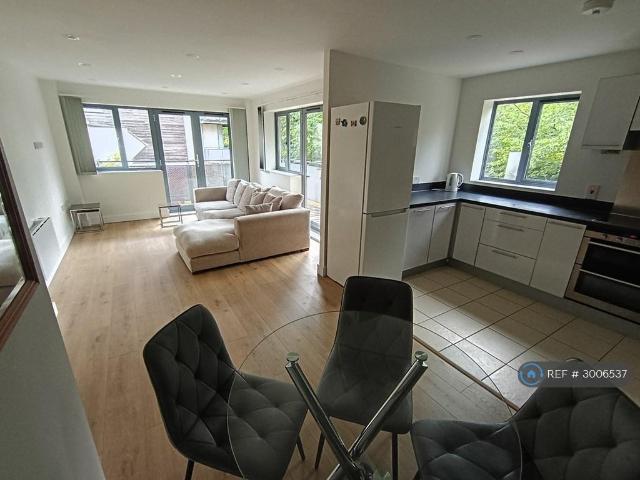 Apartment for rent in Alperton, Greater London