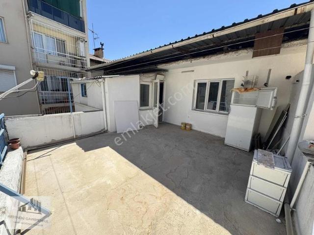 Erzene Mahallesi, Bornova içerisinde satılık mülk