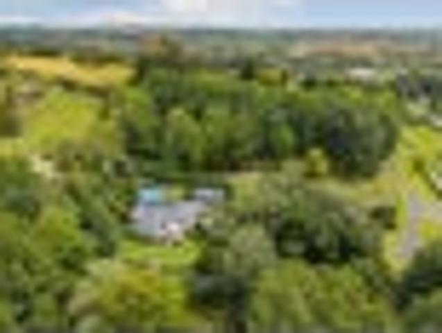 House for sale in Awhitu