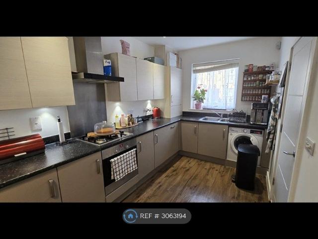 House for rent in London Borough of Barking and Dagenham, Greater London