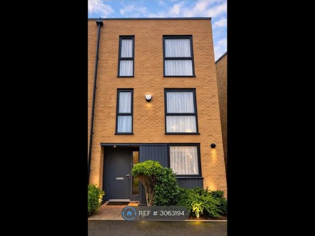 House for rent in London Borough of Barking and Dagenham, Greater London