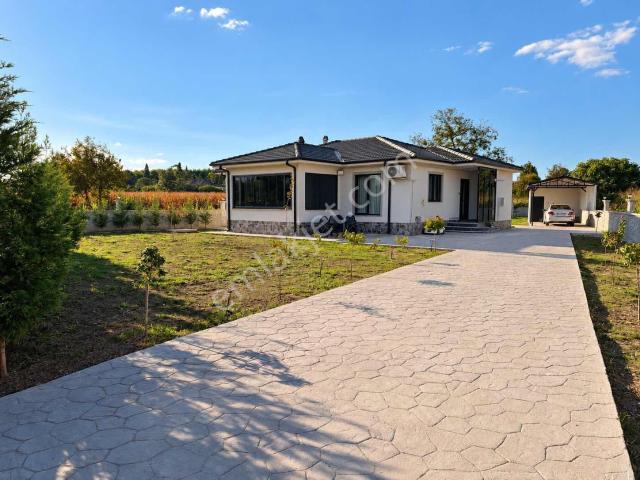 Yuvalak, Akyazı içerisinde satılık Villa