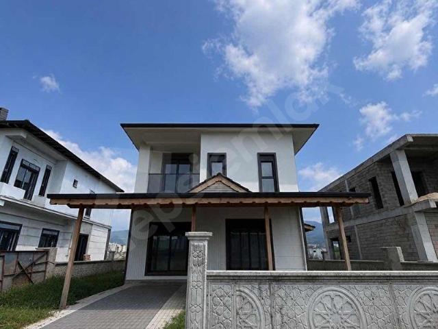 Osmaniye içerisinde satılık Villa