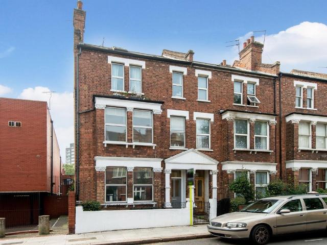 Apartment for rent in Maitland Park, Greater London