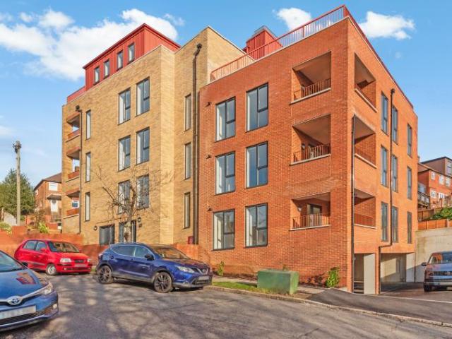 Apartment for sale in Sanderstead, Sanderstead