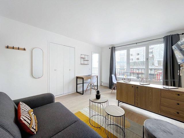 Studio location à Paris 18e Arrondissement, Paris