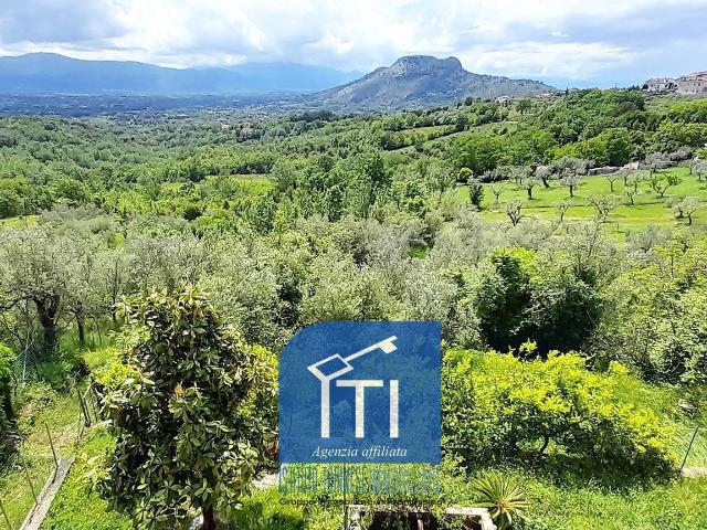 Terreno in vendita a Cervaro, Lazio