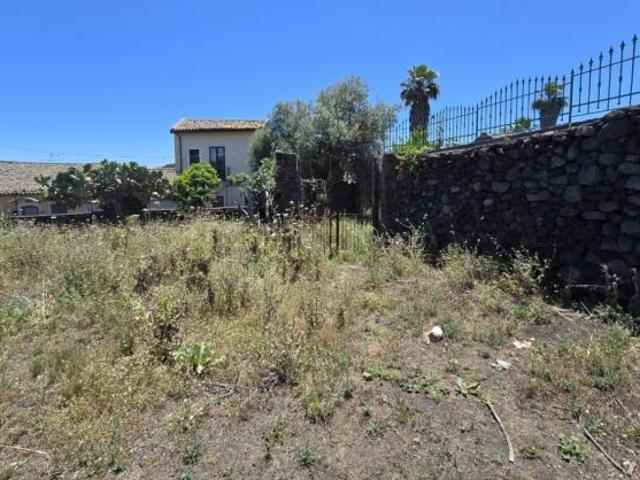 Terreno in vendita a Gravina Di Catania, Sicilia