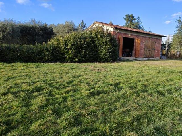 Terreno in vendita a Montevarchi, Toscana