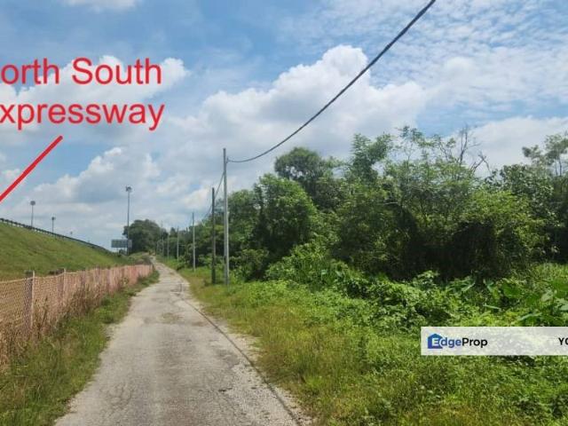 House for sale in Malaka