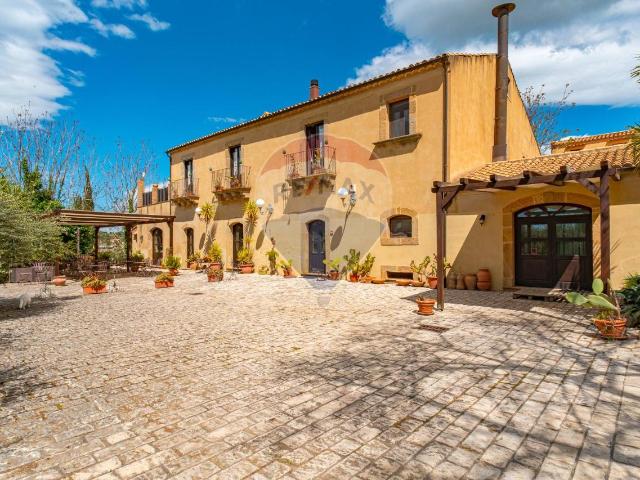 Palazzo in affitto a Caltagirone, Sicilia