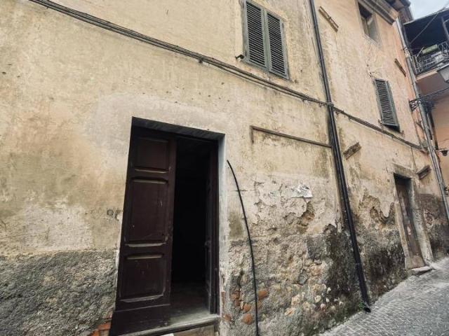 Palazzo in vendita a Maddalena, Alatri