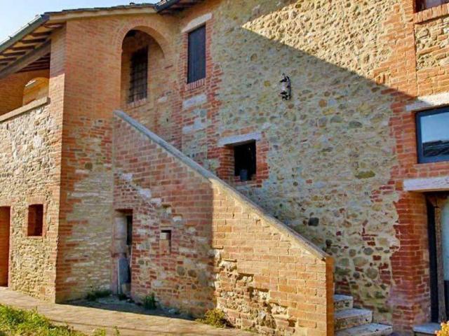 Palazzo in vendita a Asciano, Toscana
