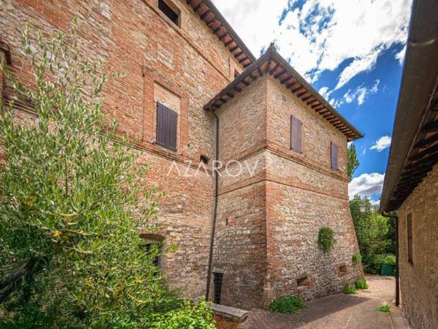 Palazzo in vendita a Chiugiana, Corciano