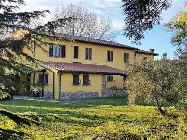 Palazzo in vendita a Follonica, Toscana
