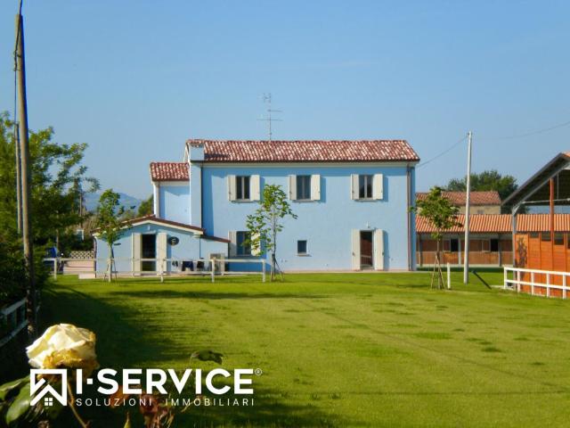 Palazzo in vendita a Fiumicino, Savignano Sul Rubicone