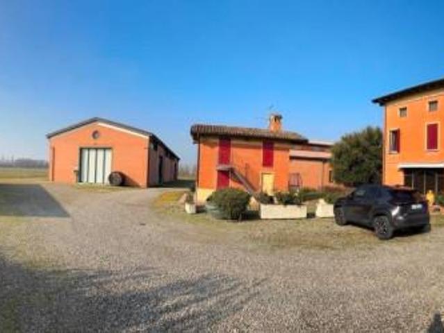 Palazzo in vendita a Buon Pastore-Sant'Agnese-San Damaso, Modena