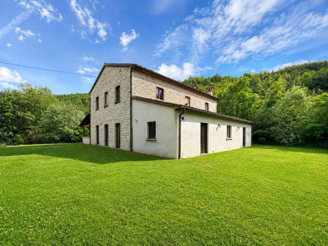 Palazzo in vendita a Marche, Pesaro E Urbino