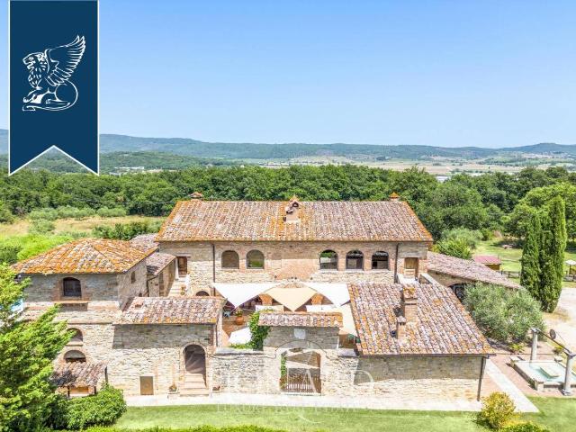 Palazzo in vendita a Rapolano Terme, Toscana