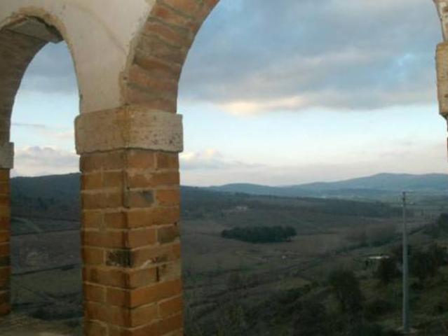 Locale Commerciale in vendita a Rapolano Terme, Toscana