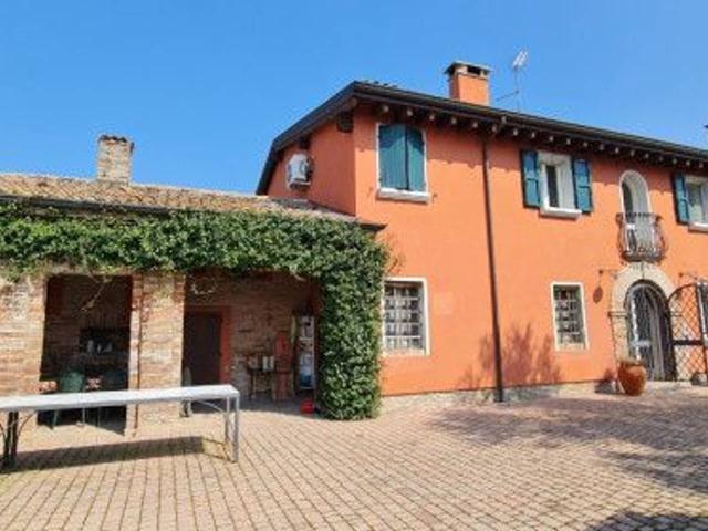 Palazzo in vendita a Unione Comuni Modenesi Area Nord, San Felice Sul Panaro