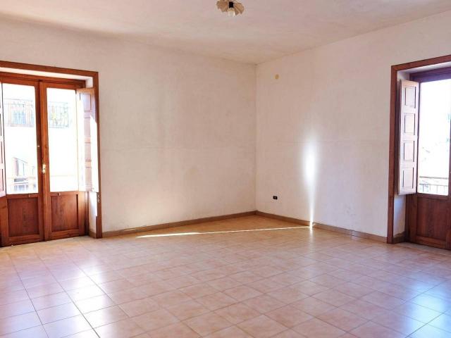 Palazzo in vendita a Serino, Campania