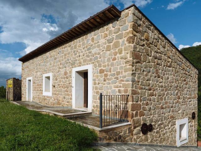 Palazzo in vendita a Valle Castellana, Abruzzo