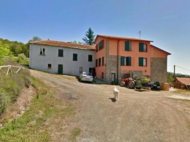 Locale Commerciale in vendita a Varese Ligure, Liguria