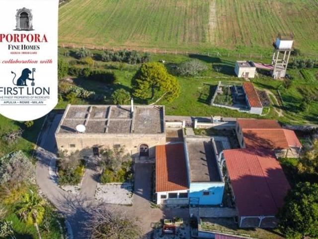 Locale Commerciale in vendita a Puglia, Lecce