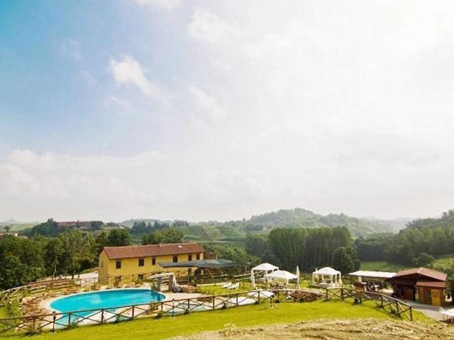 Locale Commerciale in vendita a Piemonte, Cuneo