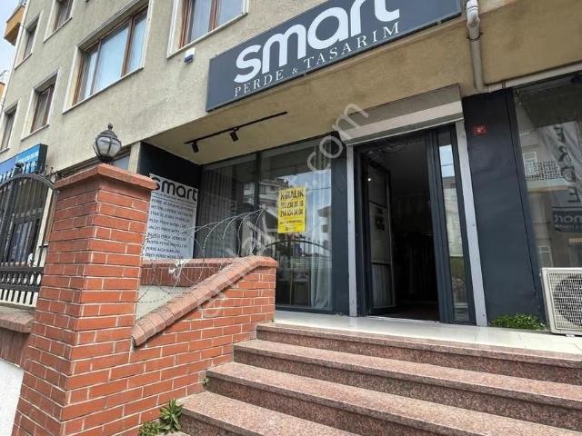 Ümraniye, İstanbul içerisinde kiralık Dükkan