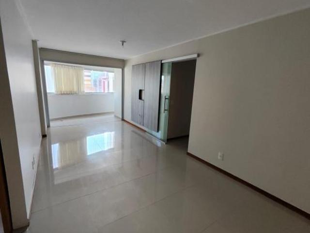 Apartamento venda em Região Geográfica Imediata do Distrito Federal, Região Integrada de Desenvolvimento do Distrito Federal e Entorno