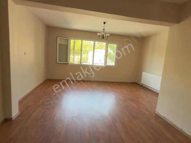Karabağlar, İzmir içerisinde kiralık mülk