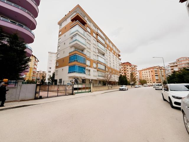 Aymanas Mahallesi, Meram içerisinde kiralık mülk