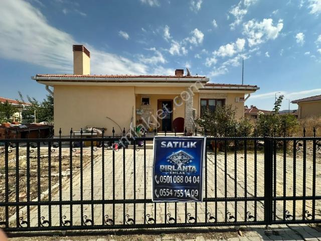 Sinanpaşa, Afyonkarahisar içerisinde satılık Villa