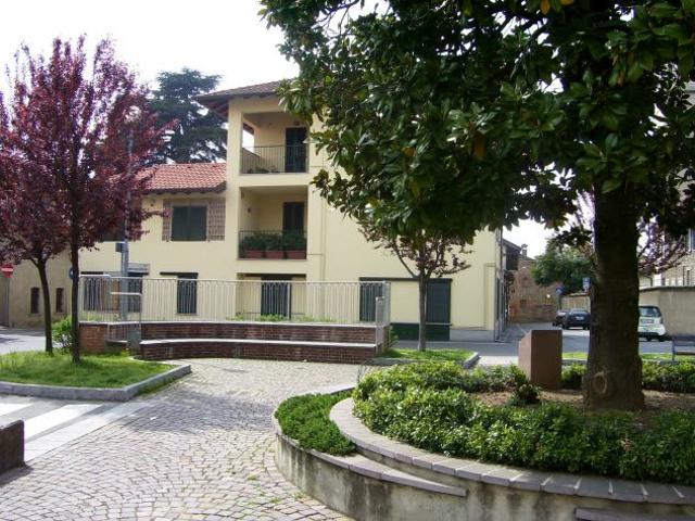 Appartamento in vendita a Aicurzio, Lombardia