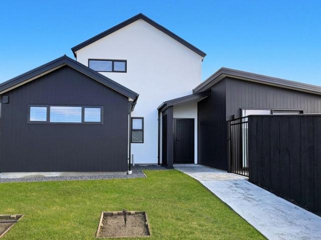 House for rent in Chaslands, Canterbury