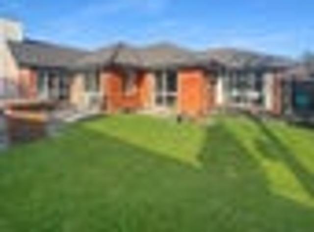 House for rent in Chaslands, Canterbury