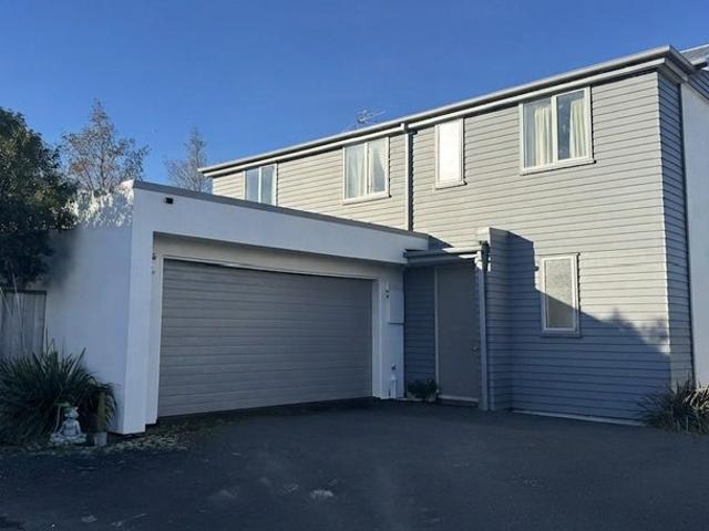 House for rent in Chaslands, Canterbury
