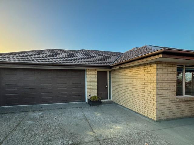 House for rent in Chaslands, Canterbury