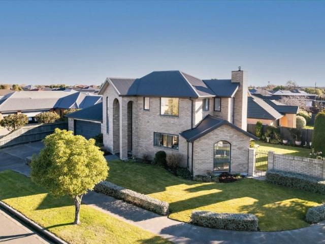 House for rent in Chaslands, Canterbury