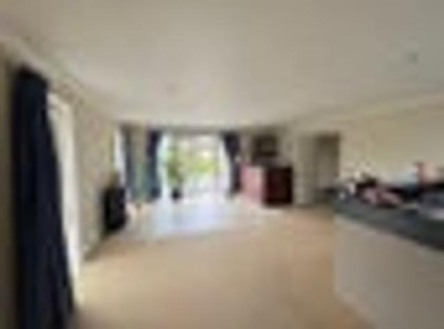 House for rent in Chaslands, Canterbury